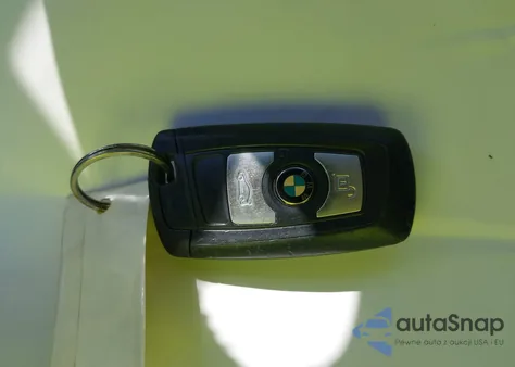 2015 BMW 328I xDrive z USA, uszkodzony, nr VIN WBA3B5G58FNS14880